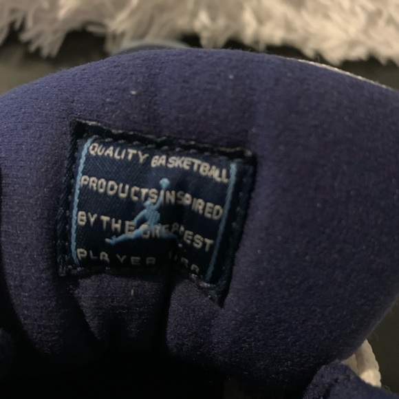 Jordan 11 retro UNC - Picture 6 of 6